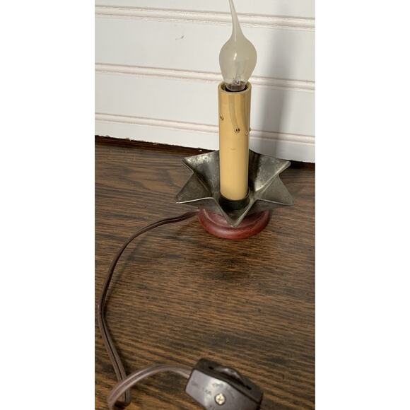 VINTAGE ELECTRIC CHRISTMAS CANDLE IN STAR METAL HOLDER ON/OFF SWITCH - Picture 2 of 3